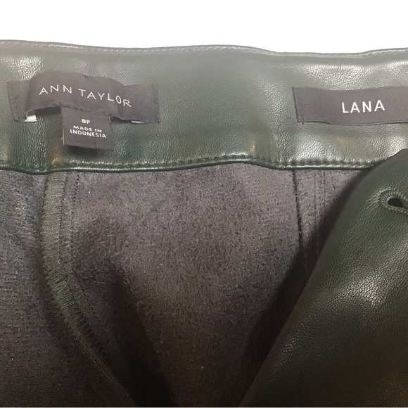 Faux Leahter Hunter Green Cropped Petite Pants NWOT Ann Taylor - Picture 3 of 11